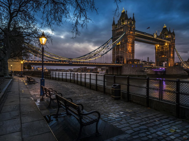 日暮·牛羊下来久