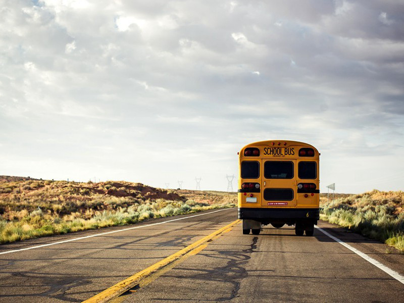 秦州见敕目薛三璩授司议郎毕四曜除监察与二…凡三十韵