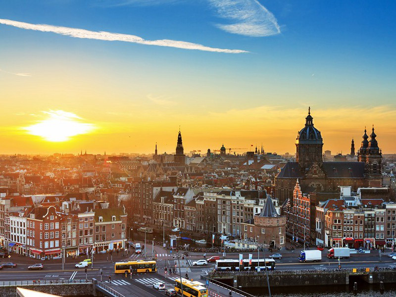 与李十二白同寻范十隐居