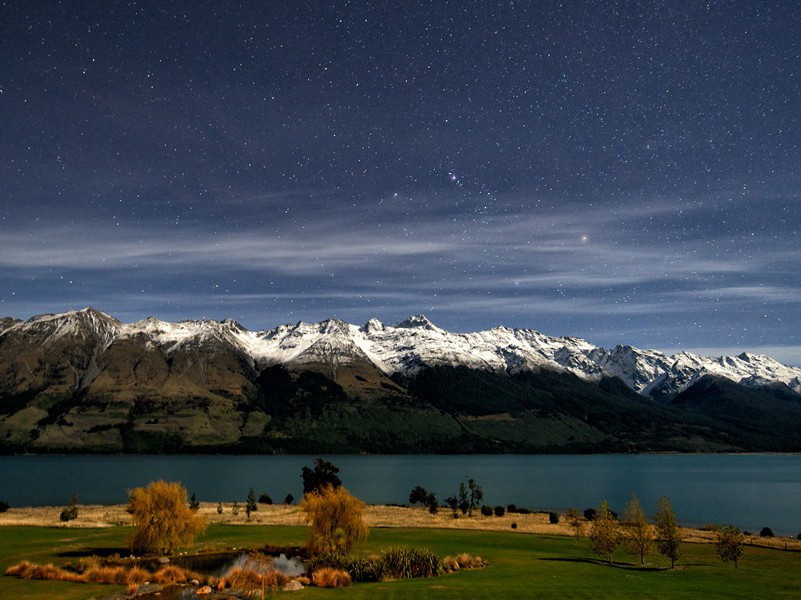 送李功曹之荆州充郑侍御判宫重赠