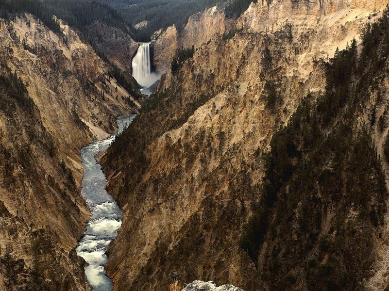 九月一日过孟十二仓曹十四主簿兄弟